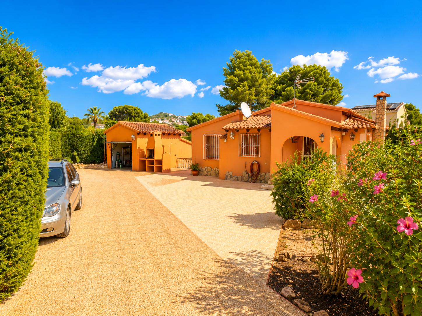 Chalet independiente con piscina en Alfaz del Pi