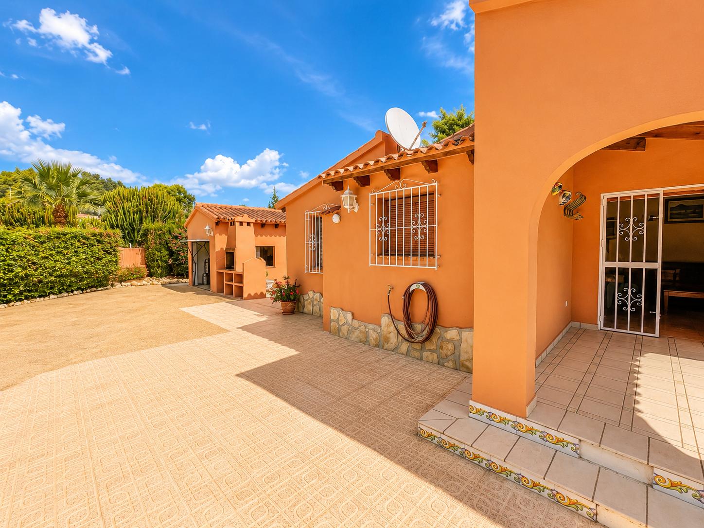 Chalet independiente con piscina en Alfaz del Pi