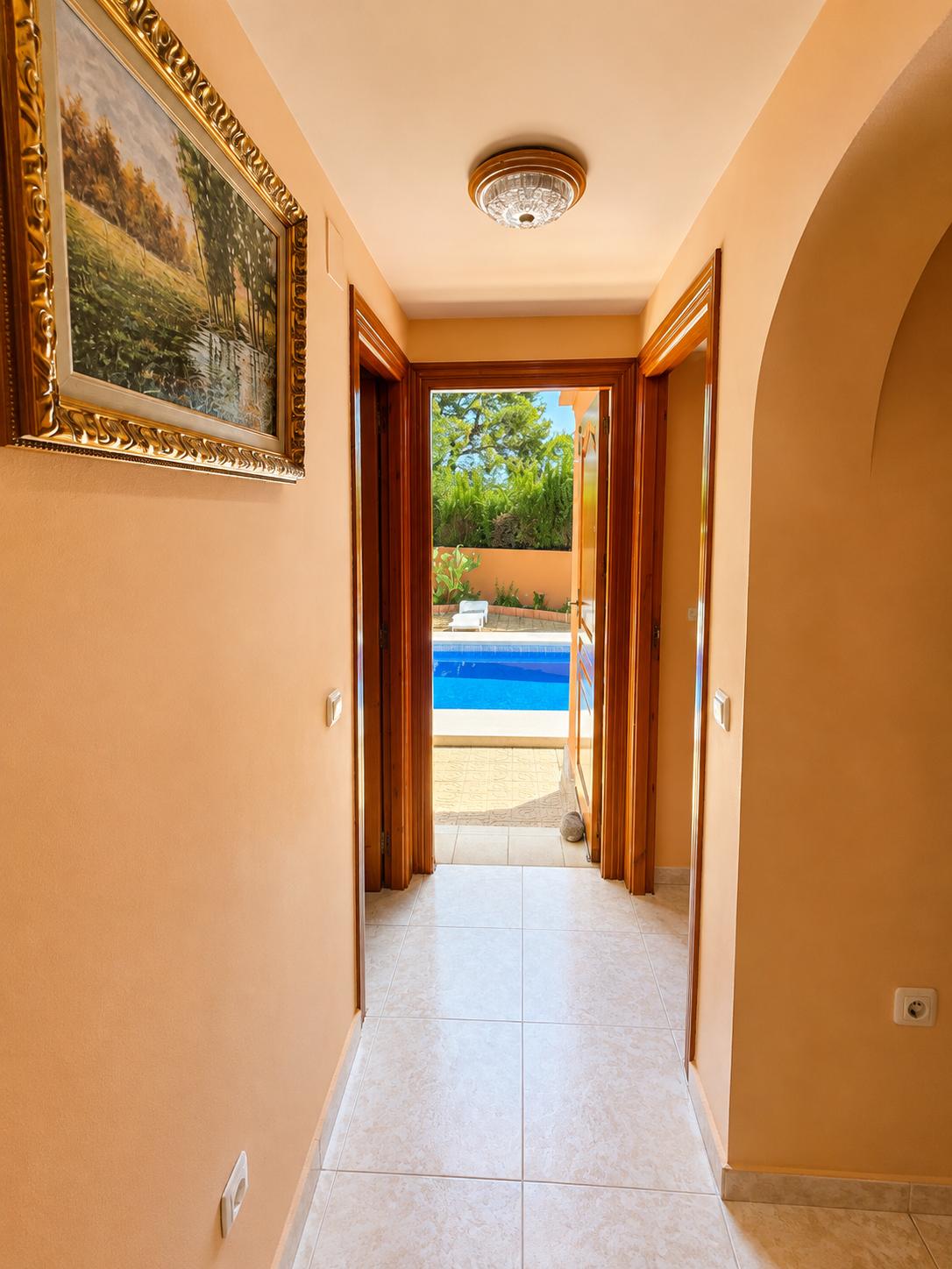 Chalet independiente con piscina en Alfaz del Pi