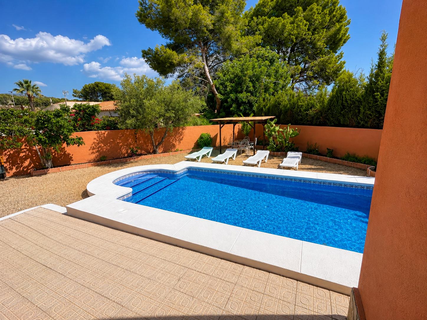 Chalet independiente con piscina en Alfaz del Pi