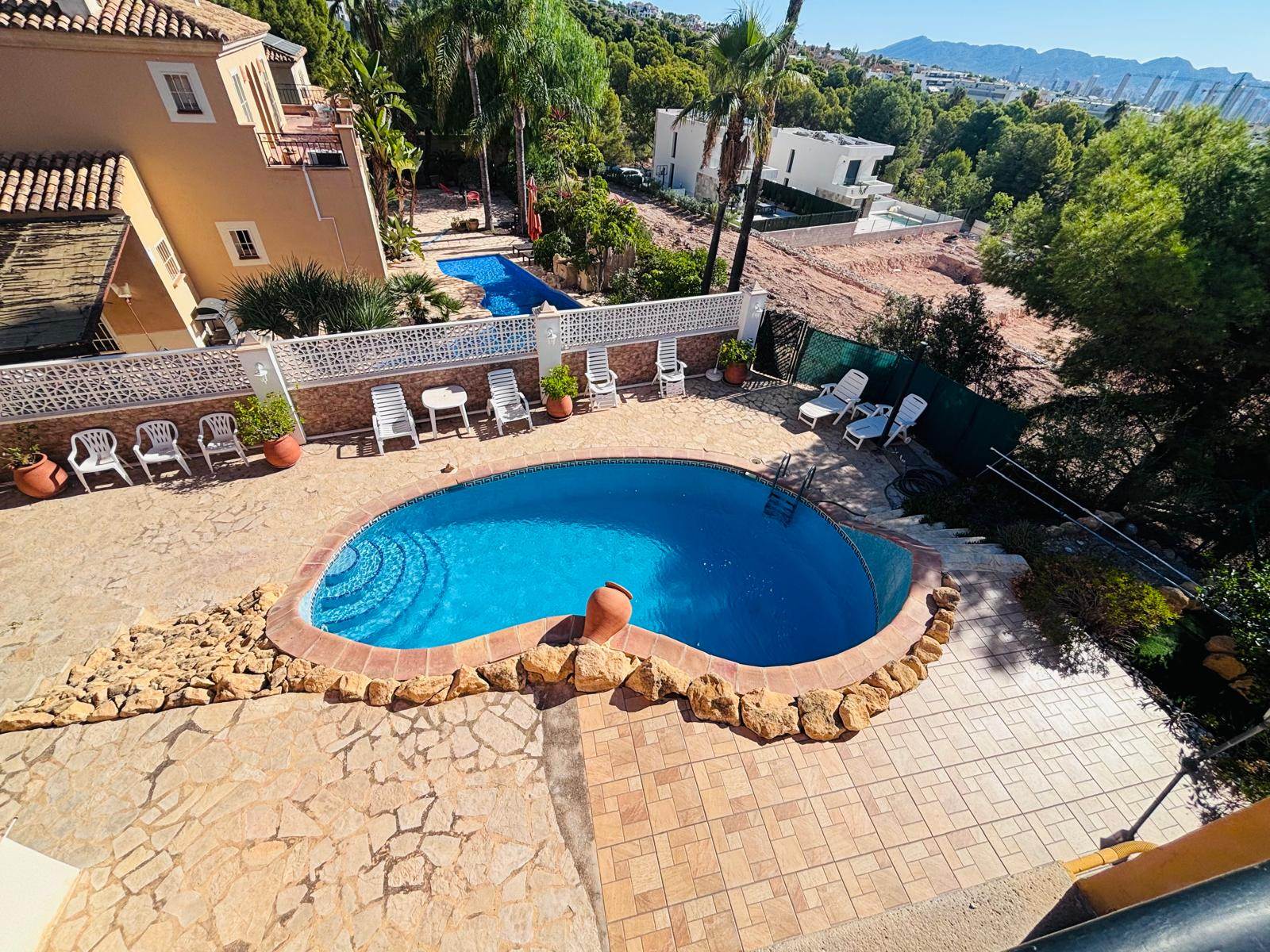 Magnifique villa méditerranéenne avec vue sur la mer et la montagne à Finestrat.