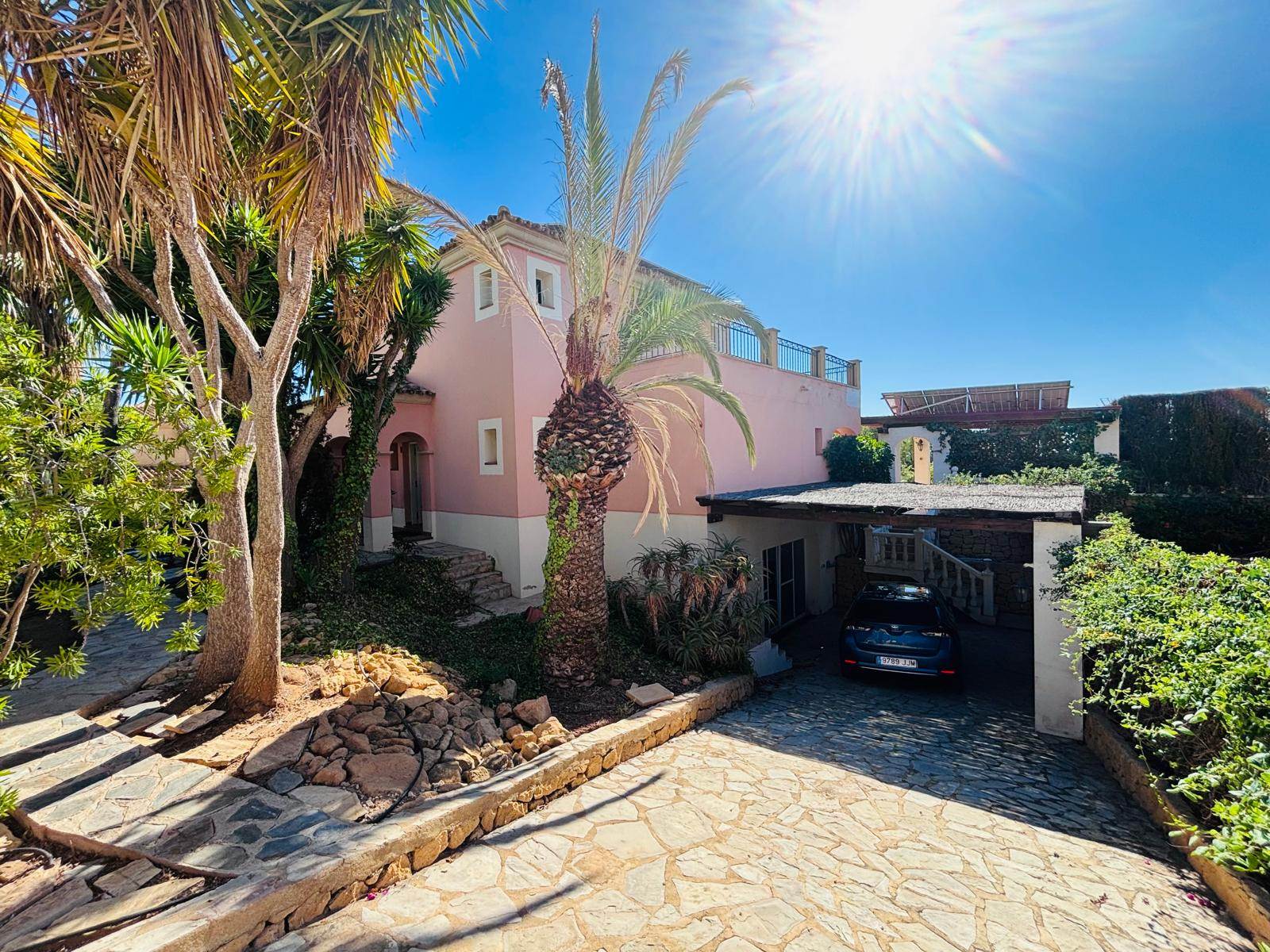 Magnifique villa méditerranéenne avec vue sur la mer et la montagne à Finestrat.